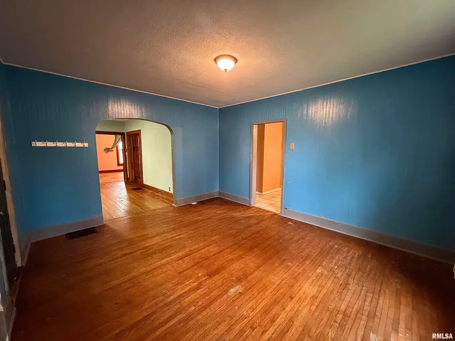 332 E Summit Street, Macomb, IL 61455 - #2