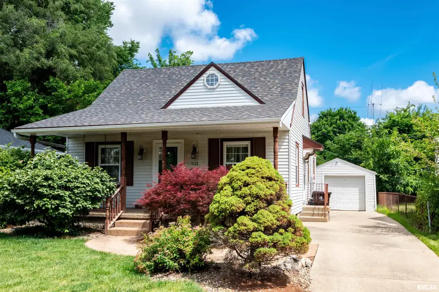 921 E Tripp Avenue, Peoria, IL 61603 - #2