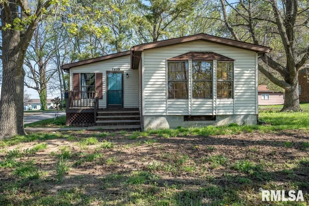 1615 E Saint Louis Street, West Frankfort, IL 62896 - #1