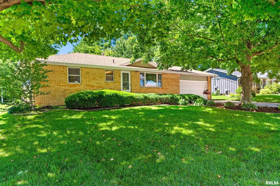 1114 S Main Street, Washington, IL 61571 - #2