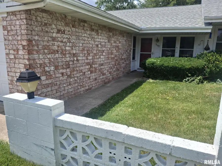 3107 N Molleck Drive, Peoria, IL 61604 - #2