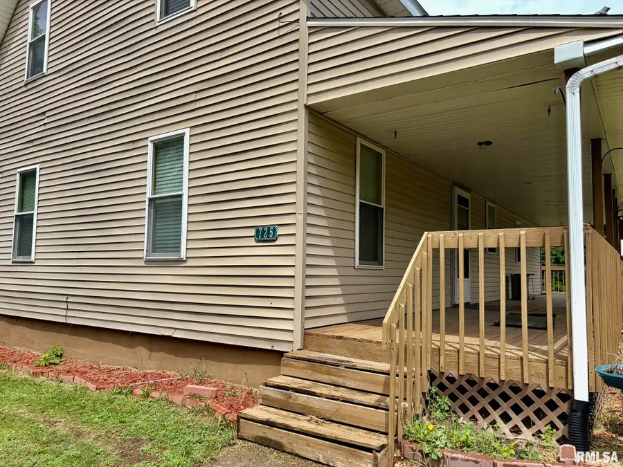 725 N Lafayette Street, Macomb, IL 61455 - #2
