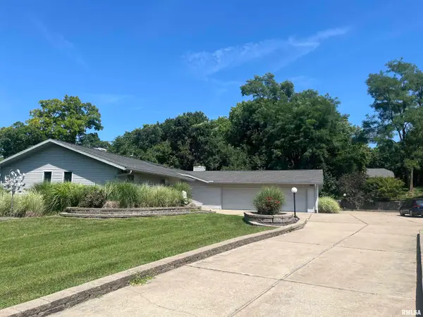 1117 N Hoppe Lane, East Peoria, IL 61611