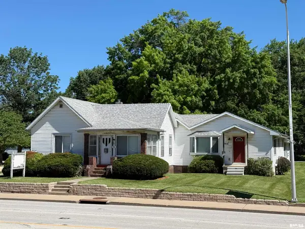 916 E Jackson Street, Macomb, IL 61455