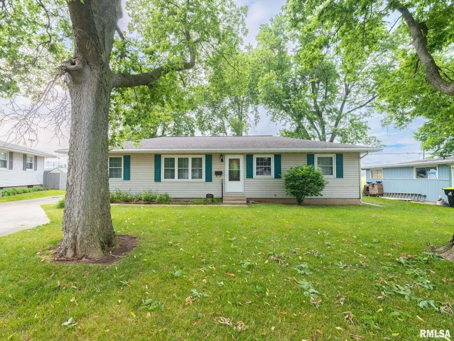 1309 W William Drive, Chillicothe, IL 61523 - #2