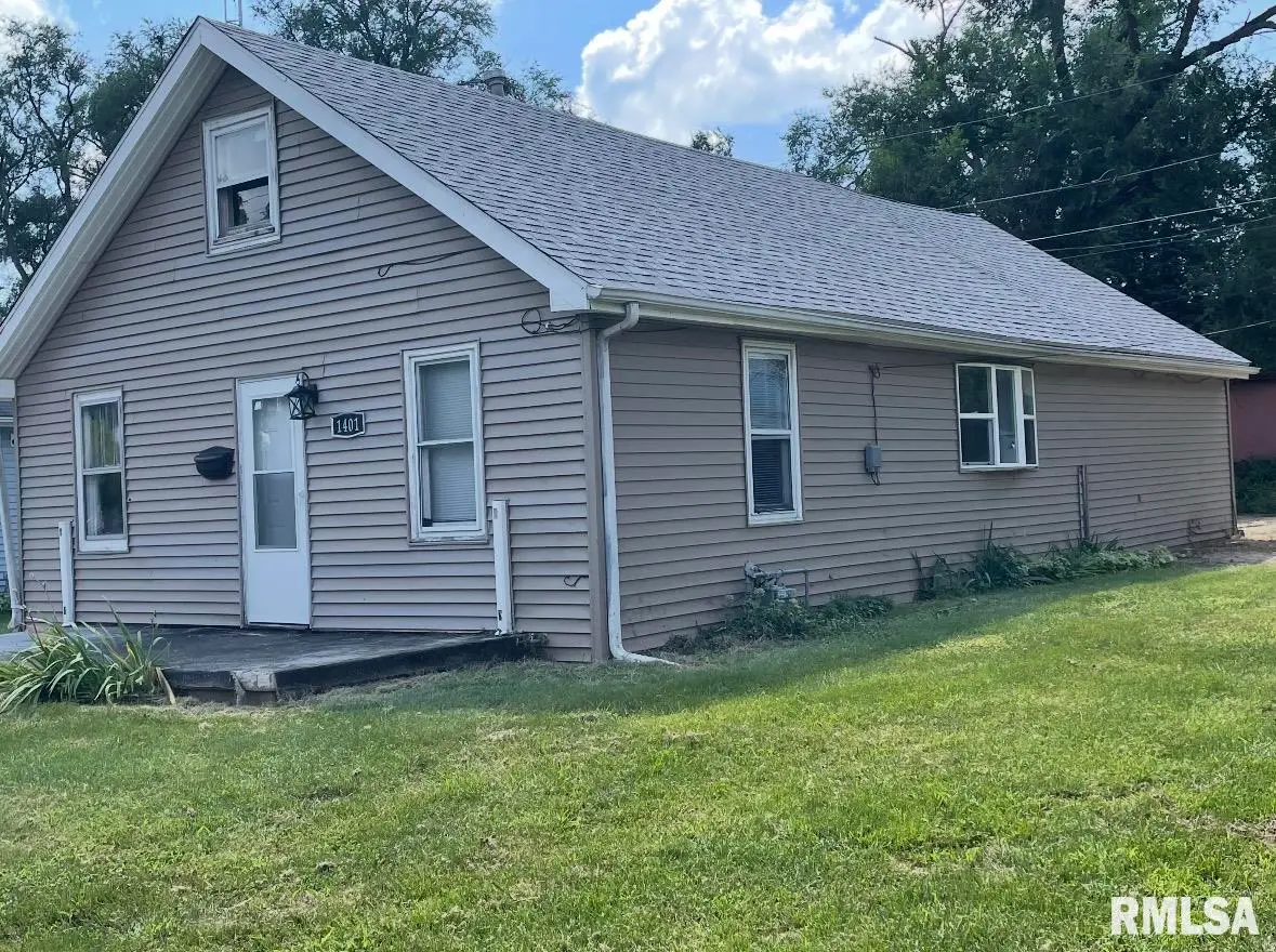 1401 S 14th Street, Pekin, IL 61554 - #1