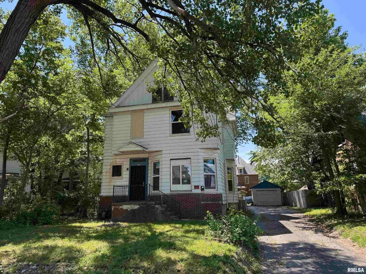 724 E Behrends Avenue, Peoria, IL 61603 - #1