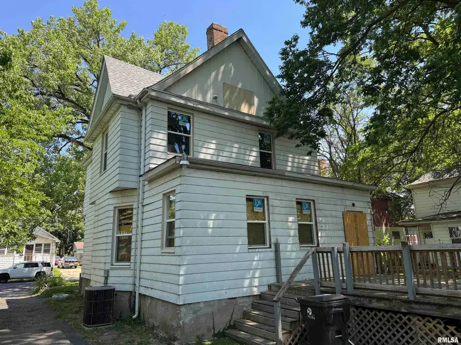 724 E Behrends Avenue, Peoria, IL 61603 - #3