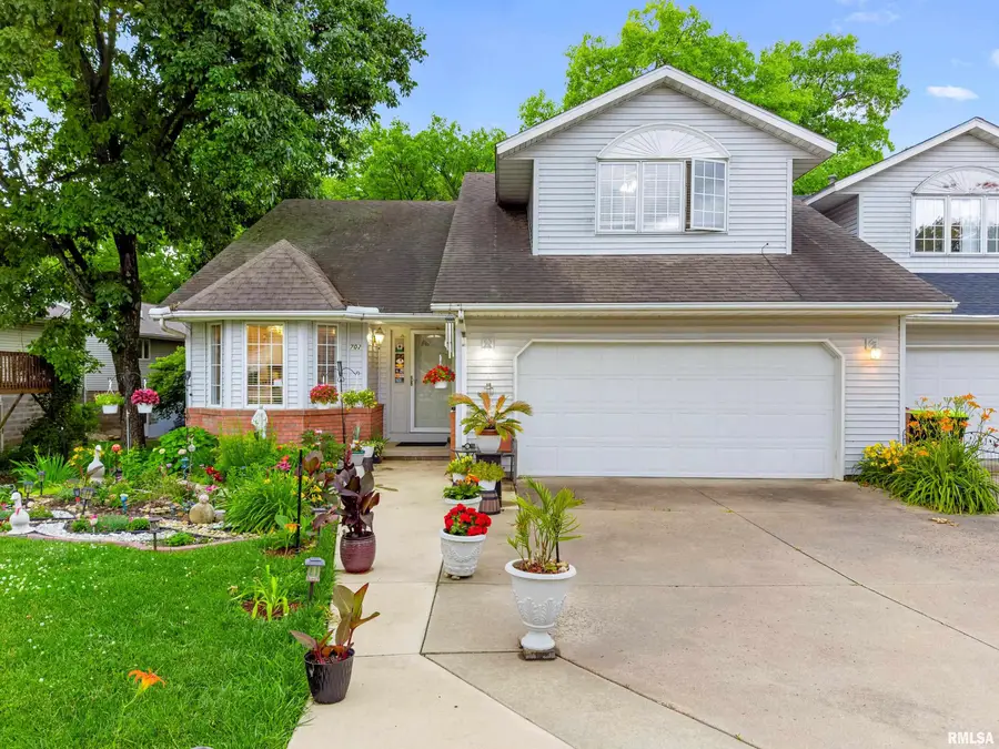 702 Woodland Knolls Road, Germantown Hills, IL 61548 - #2