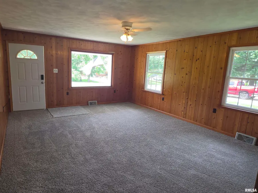 78 S Riverview Drive, East Peoria, IL 61611 - #3