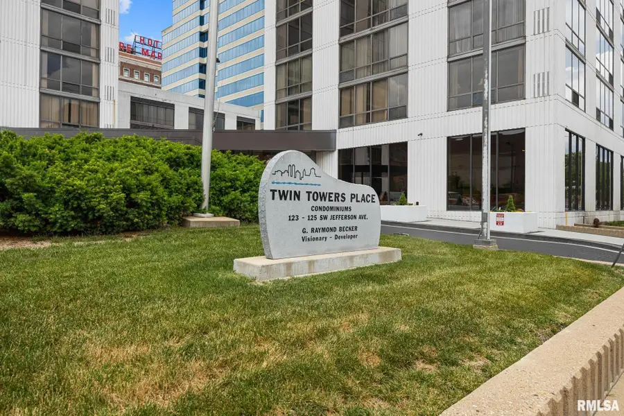 123 SW Jefferson Avenue #E6A, Peoria, IL 61602 - #2