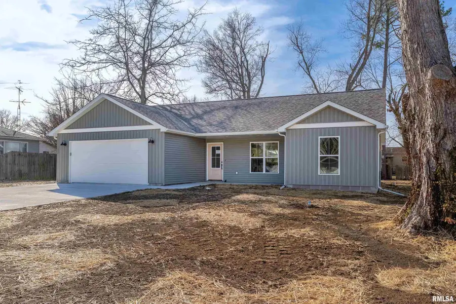 1200 S Vicksburg Street, Marion, IL 62959 - #2