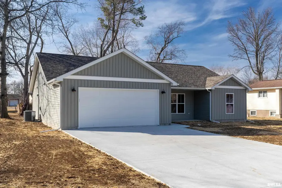 1200 S Vicksburg Street, Marion, IL 62959 - #3