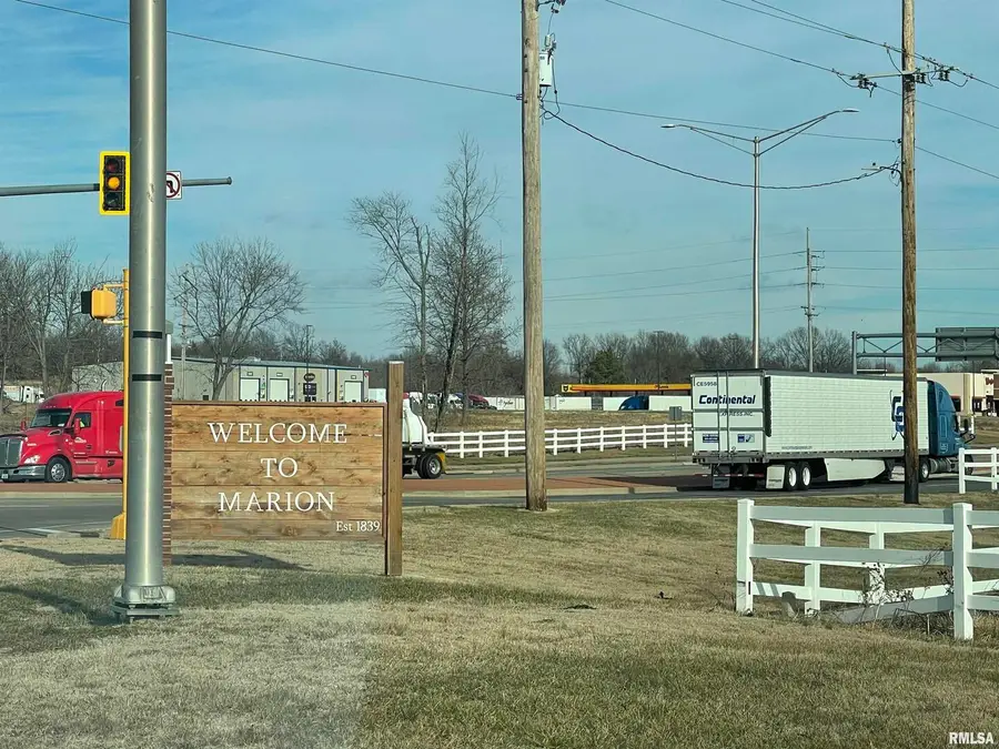 2103 The Hill Avenue, Marion, IL 62959 - #3