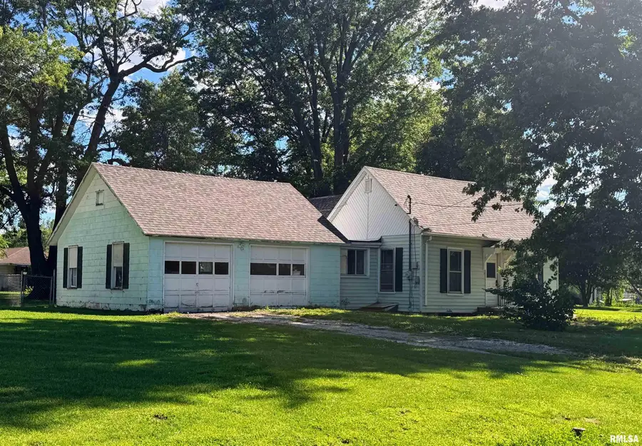 647 E Monroe Street, Cuba, IL 61427 - #3