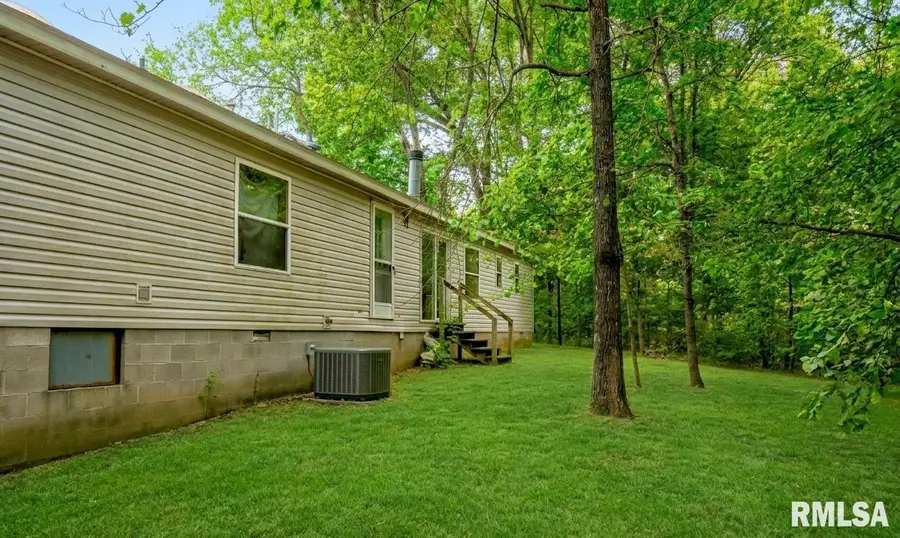 375 Lakota Way, Carbondale, IL 62901 - #2