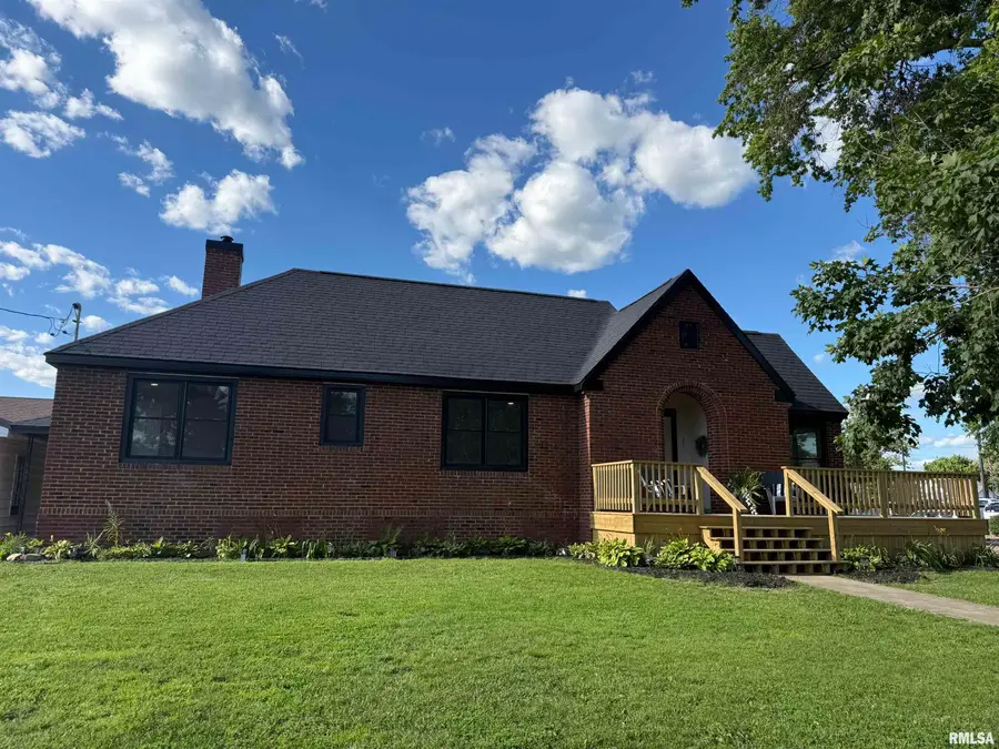 404 N Illinois Street, Lewistown, IL 61542 - #2
