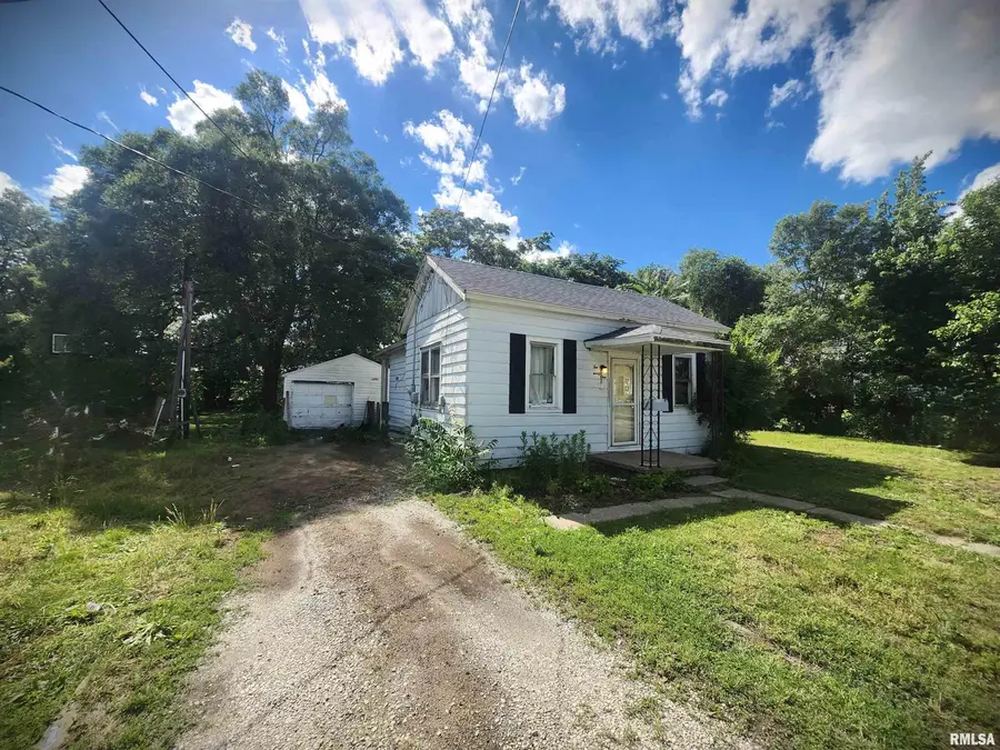 1021 Maple Street, Pekin, IL 61554 - #2