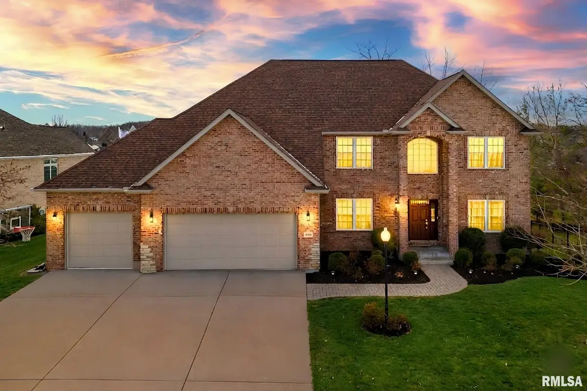 5900 W Eaglecreek Drive, Peoria, IL 61615 - #1