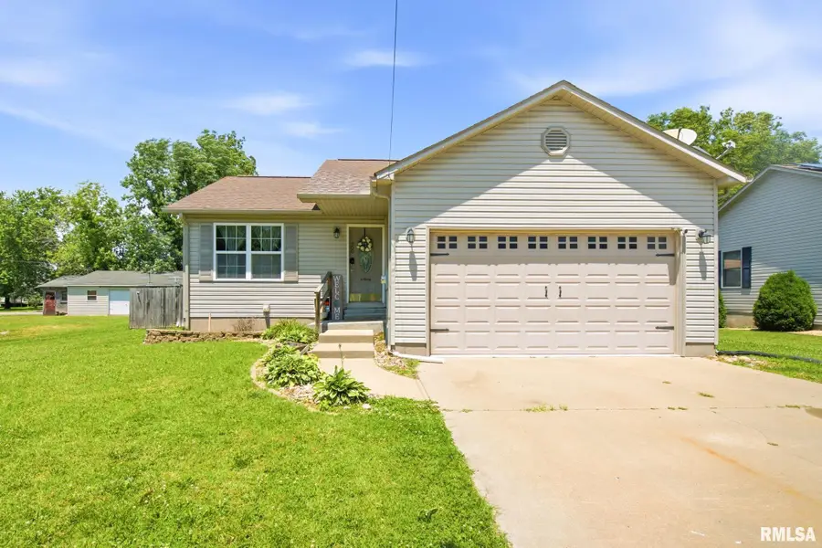 308 W Florence Street, Sesser, IL 62884-1513 - #2
