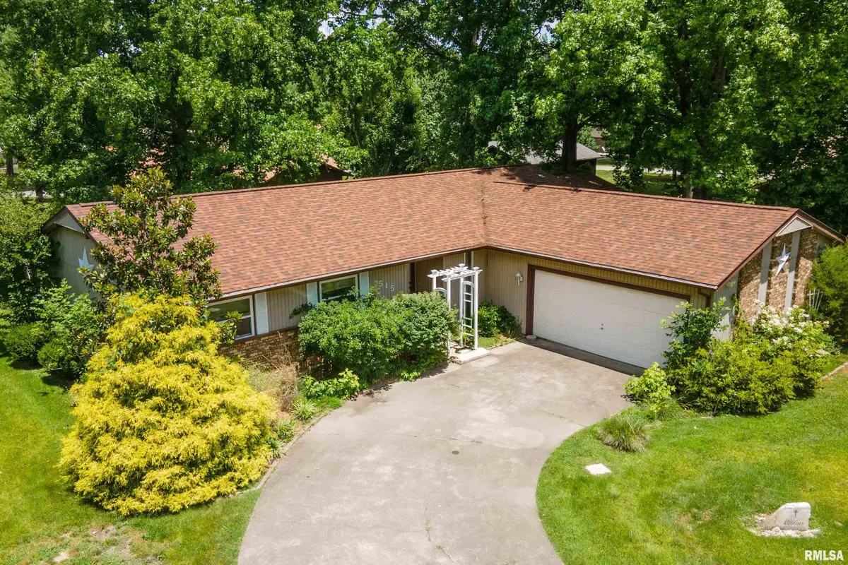 515 E Clark Trail, Herrin, IL 62948 - #1