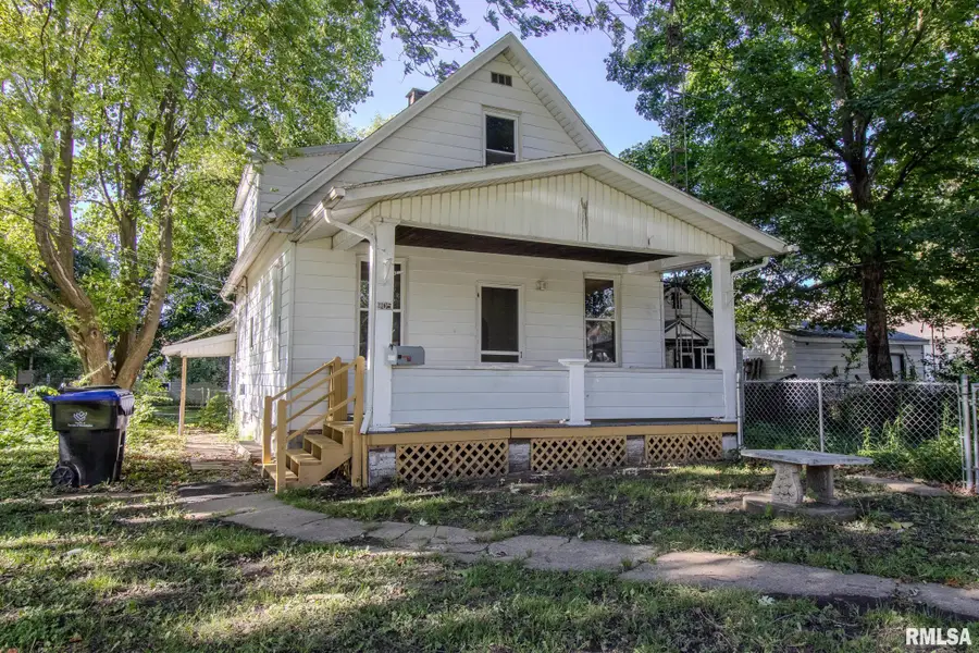905 W Taylor Street, Bloomington, IL 61701 - #2