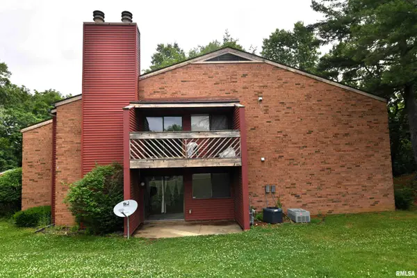 5734 N Autumn Ridge Court, Peoria, IL 61615