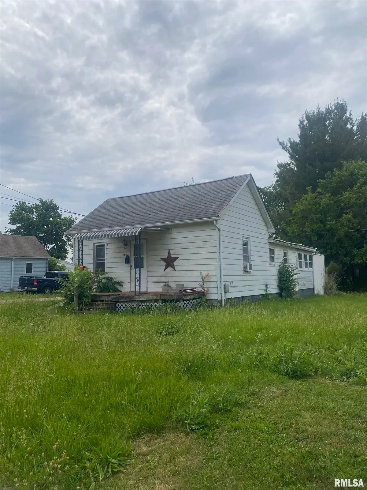 230 E Hickory Street, Canton, IL 61520 - #1