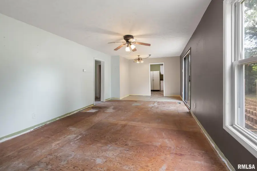 1308 W Walnut Street, Marion, IL 62959 - #3