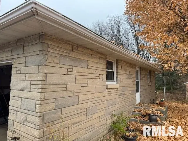 154 N Stewart Street, Creve Coeur, IL 61610 - #2