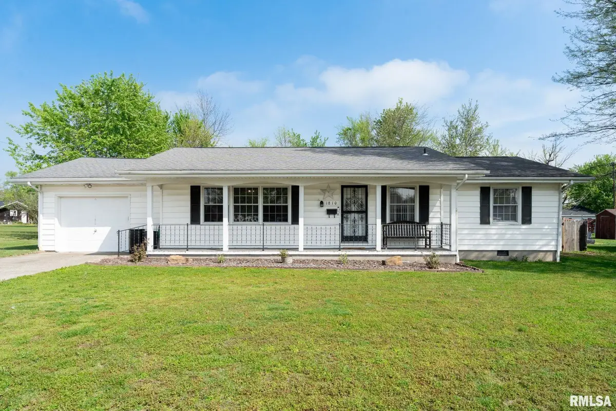 1810 W Chestnut Street, Marion, IL 62959 - #1