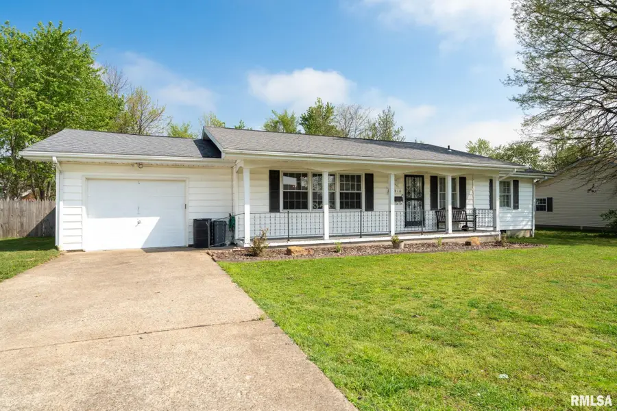 1810 W Chestnut Street, Marion, IL 62959 - #2
