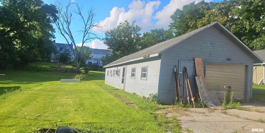 351 W Walnut Street, Canton, IL 61520 - #2