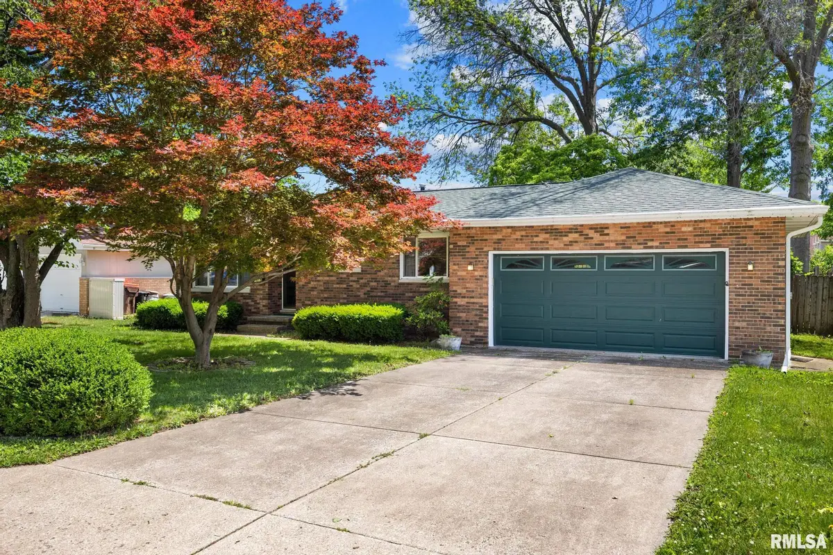 1814 W Latham Lane, Peoria, IL 61614 - #1