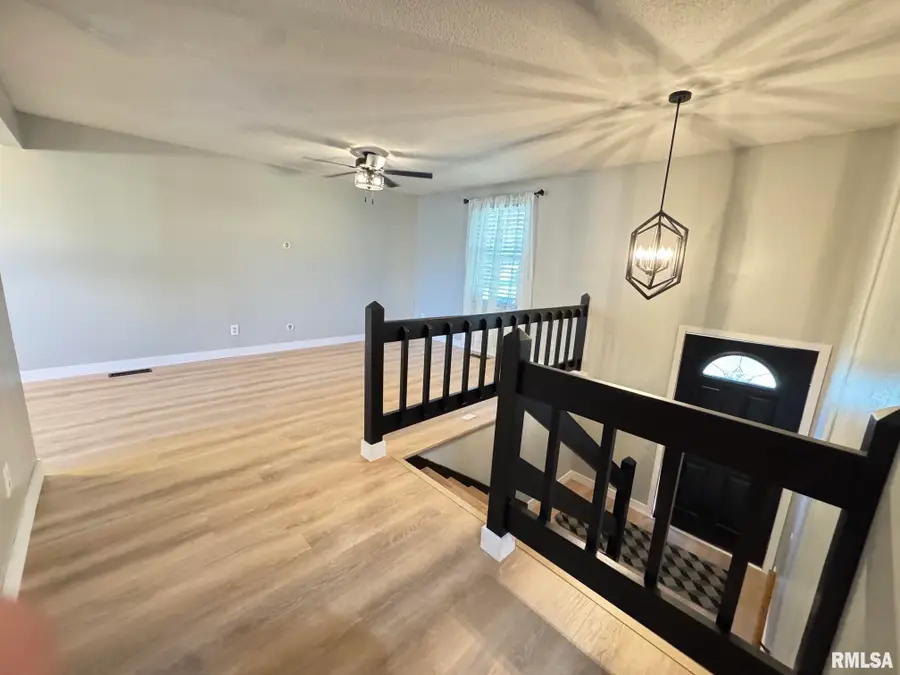 4441 W Castleton Road, Peoria, IL 61615 - #3
