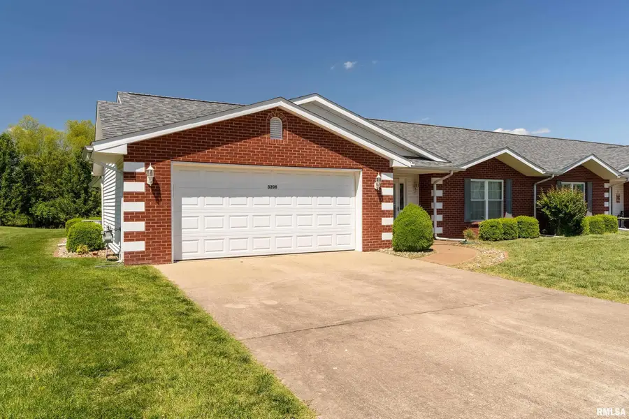 3206 Cherokee Drive, Marion, IL 62959 - #2