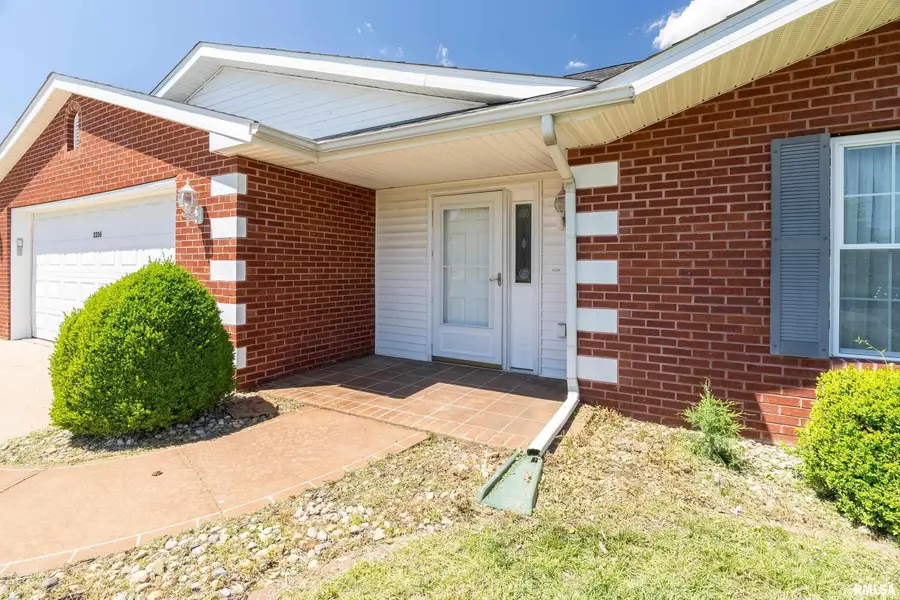 3206 Cherokee Drive, Marion, IL 62959 - #3