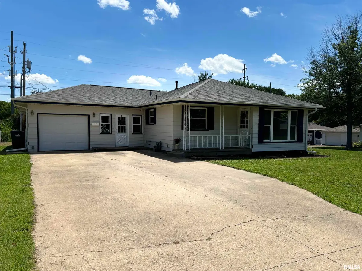 1300 Jefferson Street, Pekin, IL 61554 - #1