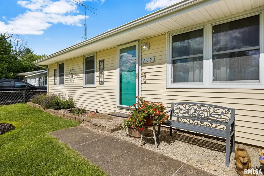 209 N Linnhill Lane, Washington, IL 61571 - #3