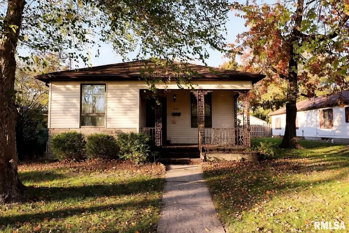 806 E Boulevard Street, Marion, IL 62959 - #1
