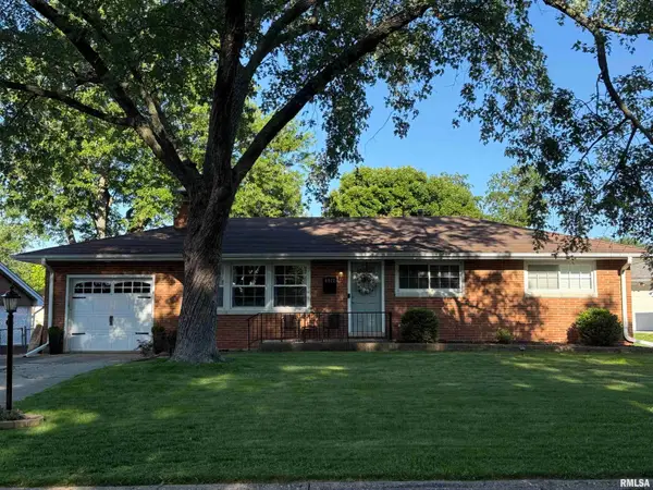 4927 N Bevalon Place, Peoria, IL 61614