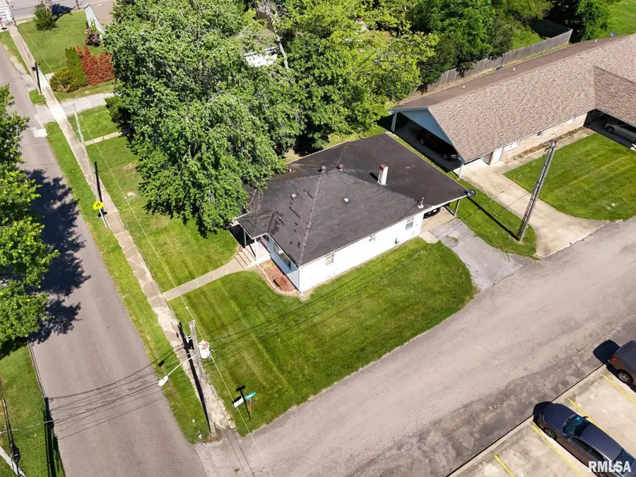 110 Ewan Street, Marion, IL 62959 - #3