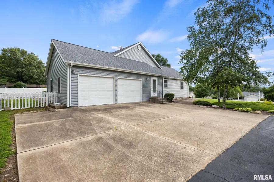 1196 W Carolyn Court, East Peoria, IL 61611 - #3