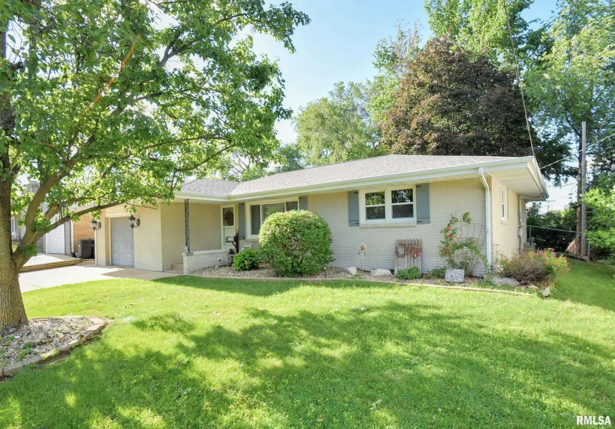 2229 Crestview Drive, Pekin, IL 61554 - #1