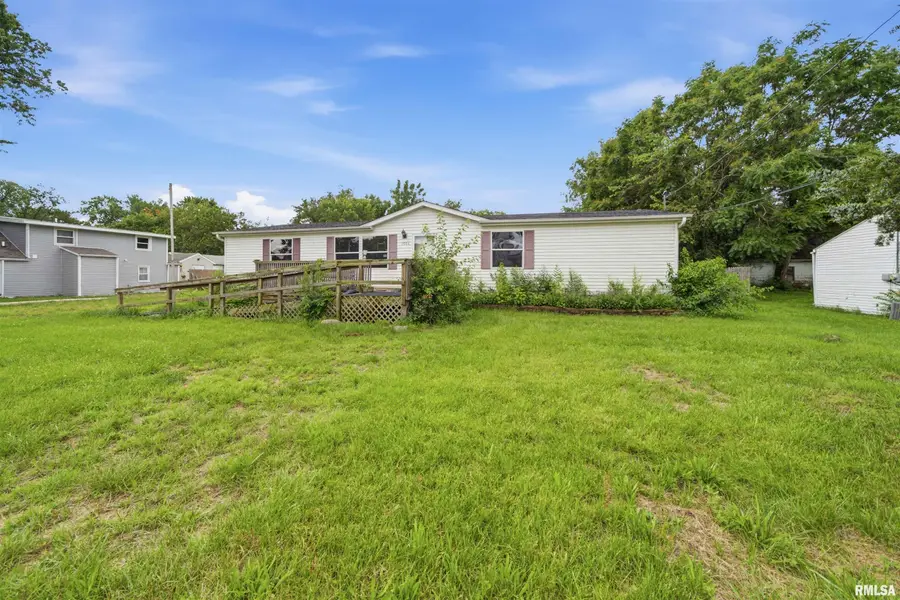 1504 Hillview Drive, Pekin, IL 61554 - #3