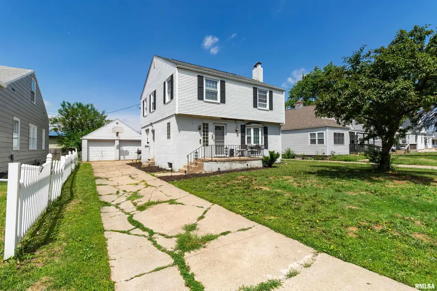3119 N Sherwood Avenue, Peoria, IL 61604 - #3