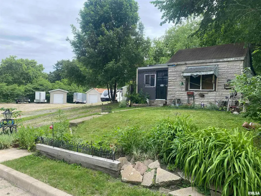 365 Hipple Court, Canton, IL 61520 - #2
