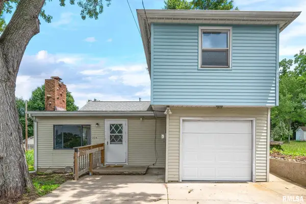 225 Grandview Avenue, East Peoria, IL 61611