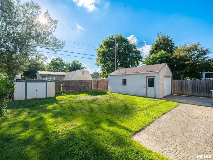421 Capri Street, Pekin, IL 61554 - #3