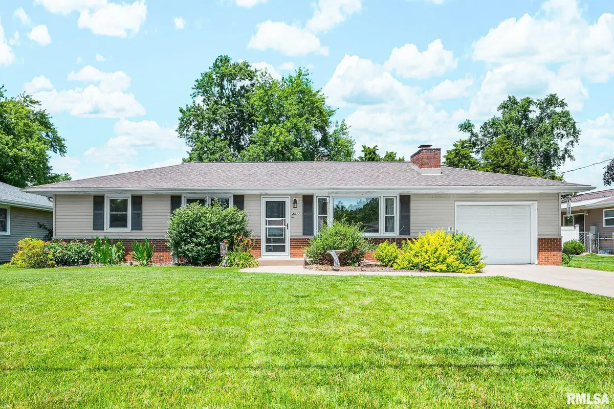 4611 W Crystal Avenue, Bartonville, IL 61607 - #1